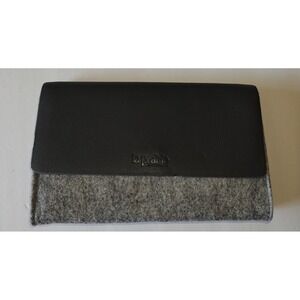 NWOT La Prairie Gray Magnetic Faux Leather Flap Cosmetic Makeup Clutch Pouch Bag